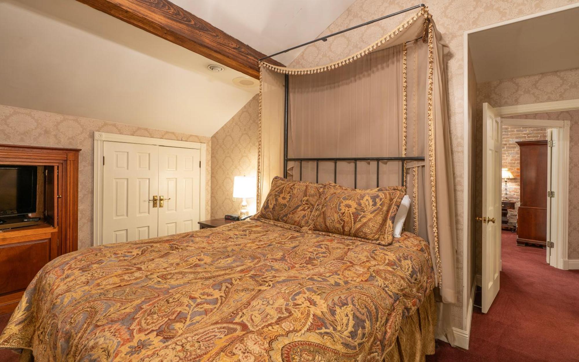 Quarter House Suites Новый Орлеан Экстерьер фото