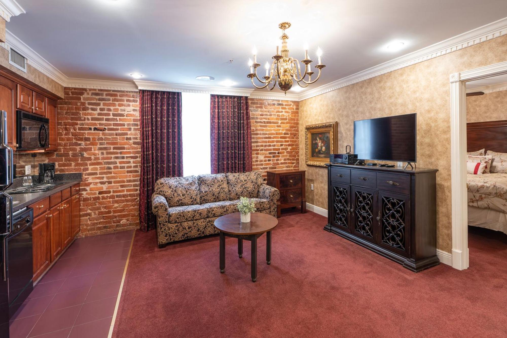 Quarter House Suites Новый Орлеан Экстерьер фото