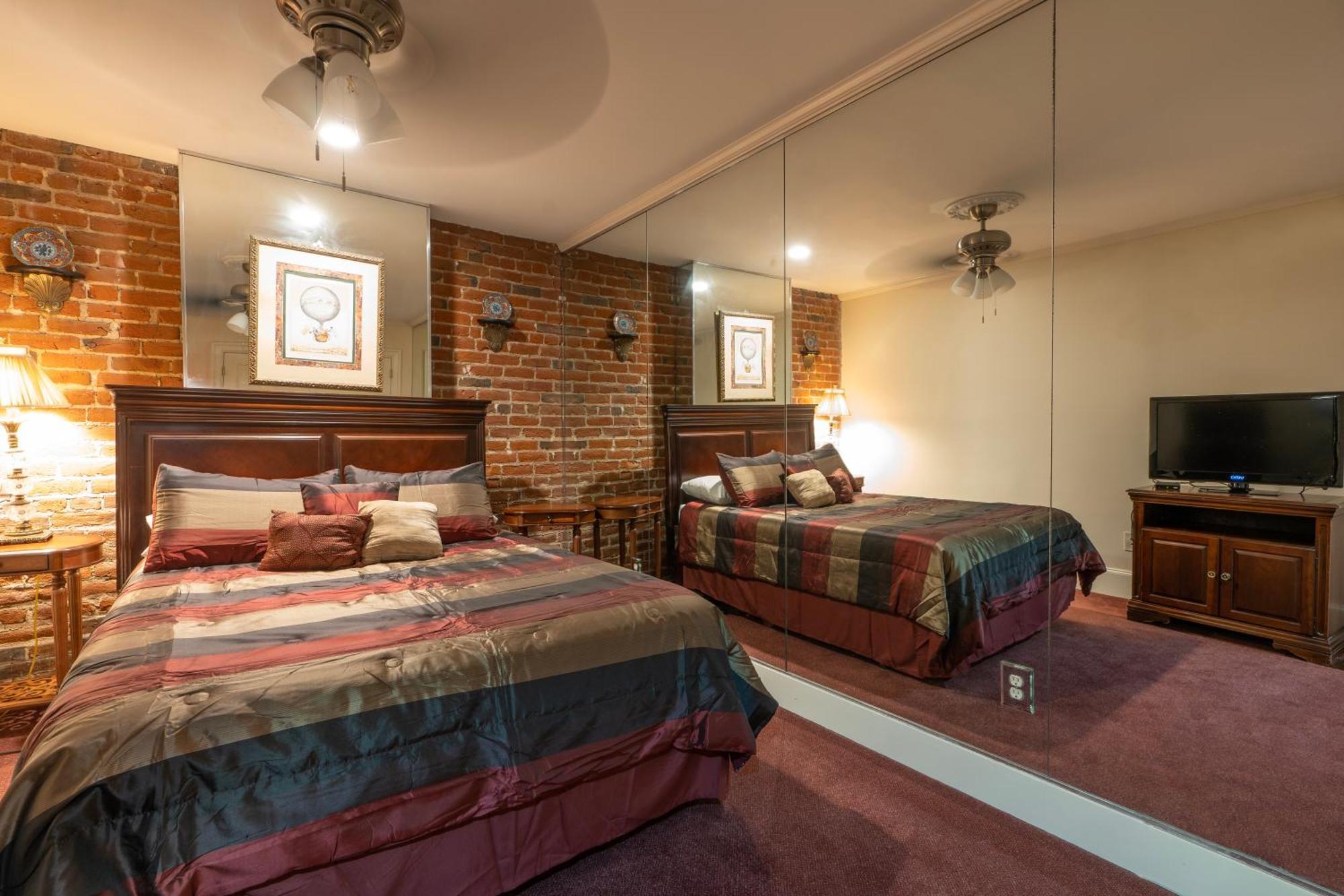 Quarter House Suites Новый Орлеан Экстерьер фото