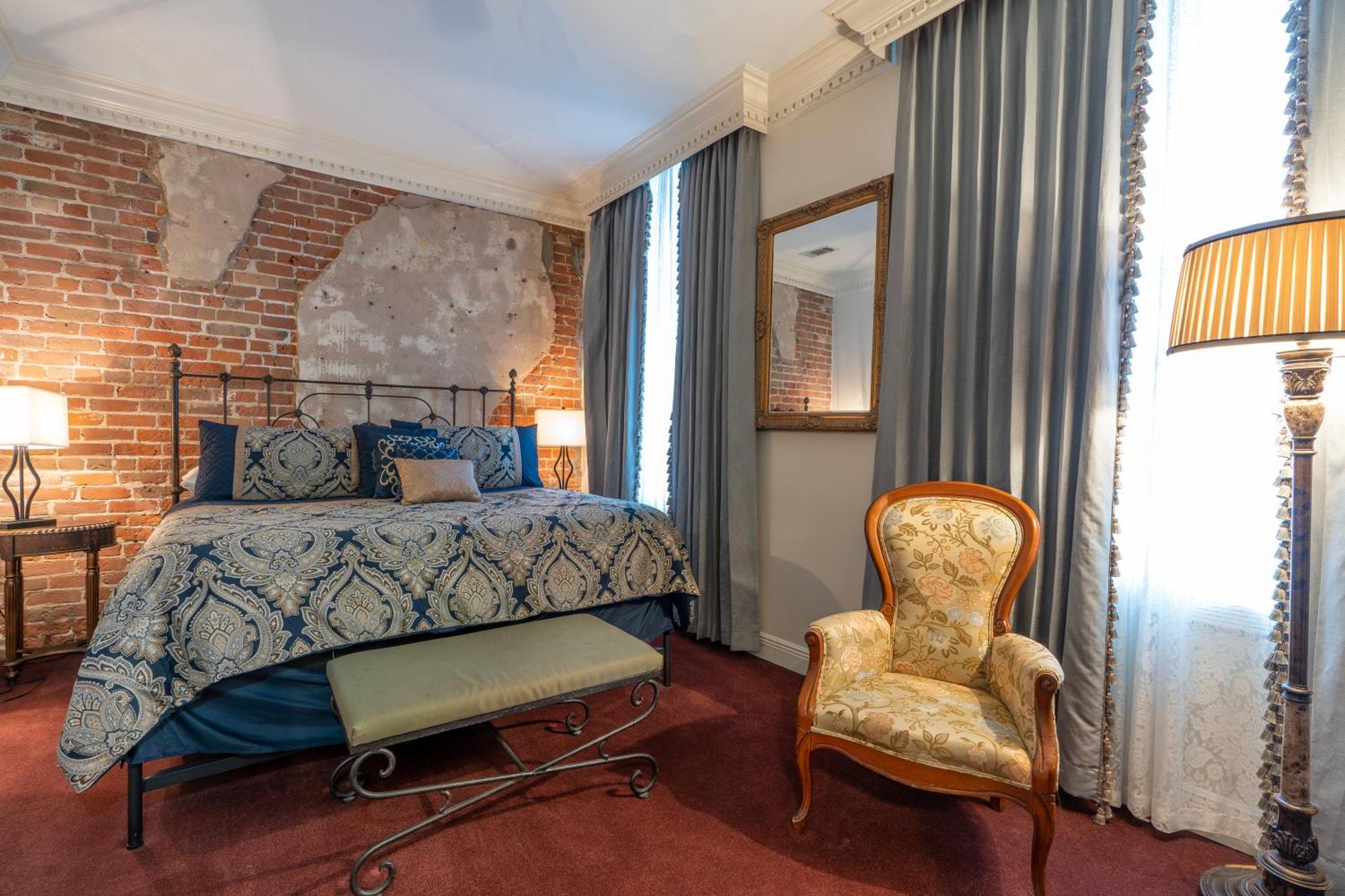 Quarter House Suites Новый Орлеан Экстерьер фото